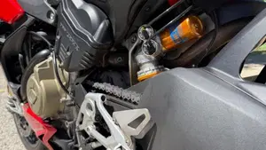 Ducati Streetfighter V4 1100 S (2021 - 22)  (9)