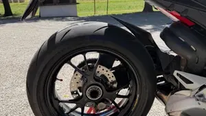 Ducati Streetfighter V4 1100 S (2021 - 22)  (12)