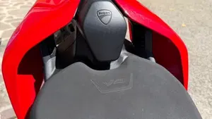 Ducati Streetfighter V4 1100 S (2021 - 22)  (14)