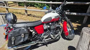 Triumph Bonneville (2007 - 16)  (2)