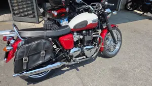 Triumph Bonneville (2007 - 16) 