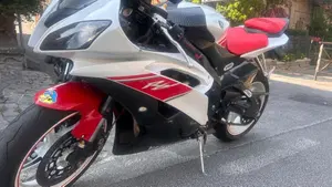 Yamaha YZF R6 (2008 - 09)  (2)