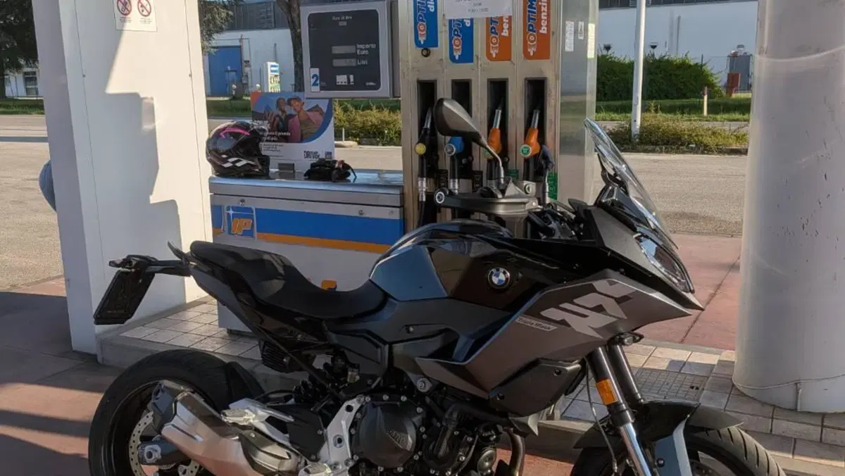 Bmw F 900 XR (2025 - 27)  (2)