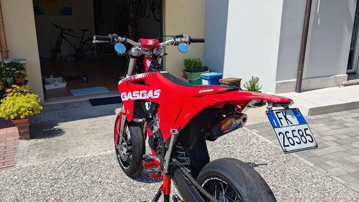 GASGAS MC 125 (2021)  (5)