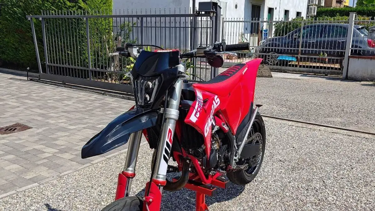 GASGAS MC 125 (2021)  (6)