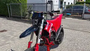 GASGAS MC 125 (2021)  (6)