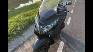 Suzuki Burgman AN 400 Lux ABS (2012 - 17)  (6)