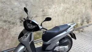 Honda SH 150i (2005 - 08)  (2)