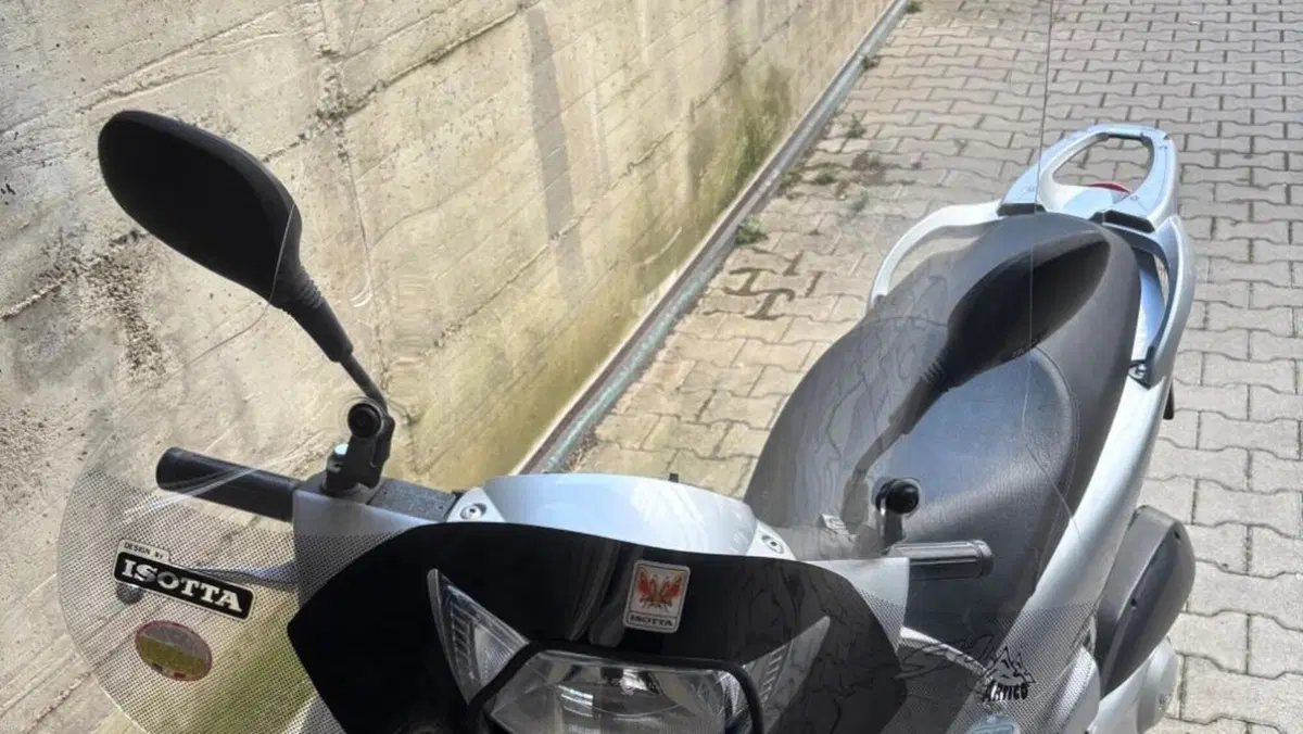 Honda SH 150i (2005 - 08)  (4)