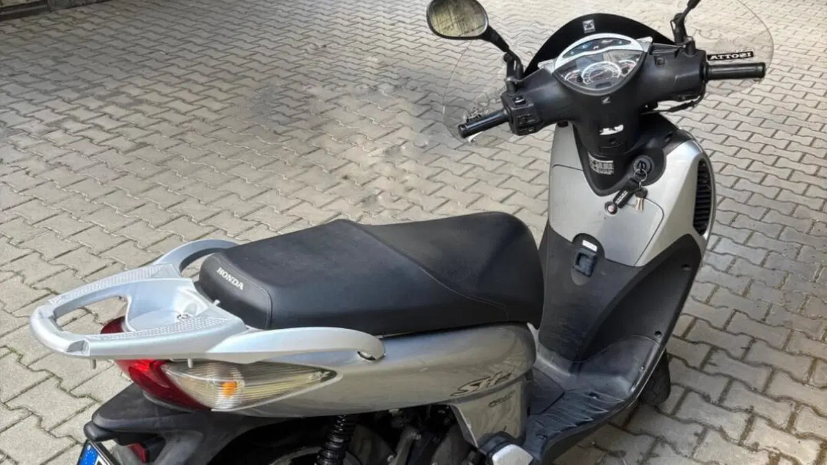 Honda SH 150i (2005 - 08)  (6)