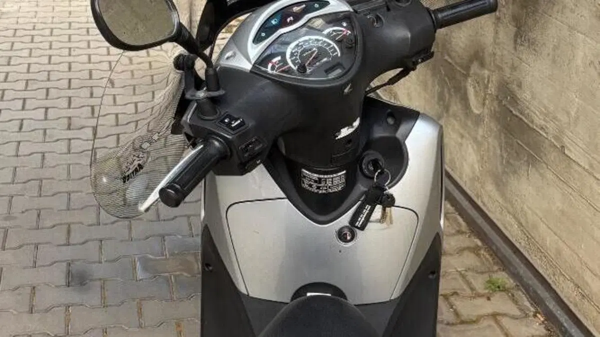 Honda SH 150i (2005 - 08)  (7)