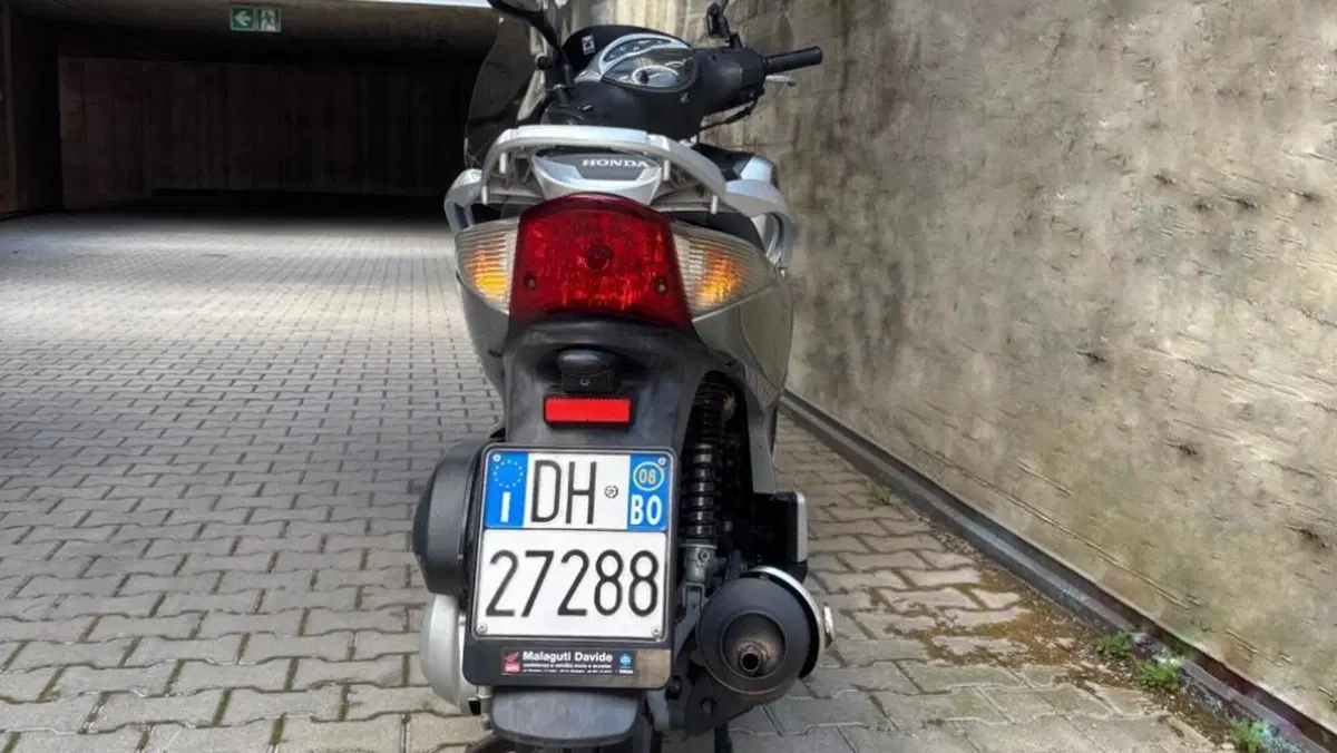 Honda SH 150i (2005 - 08)  (8)