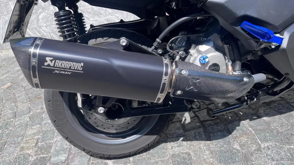 Yamaha X-Max 300 Tech Max+ (2025 - 26)  (5)