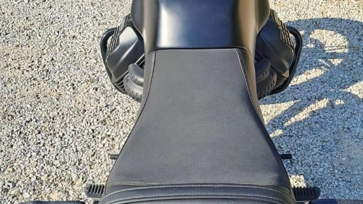 Moto Guzzi V7 Stone (2021 - 24)  (8)
