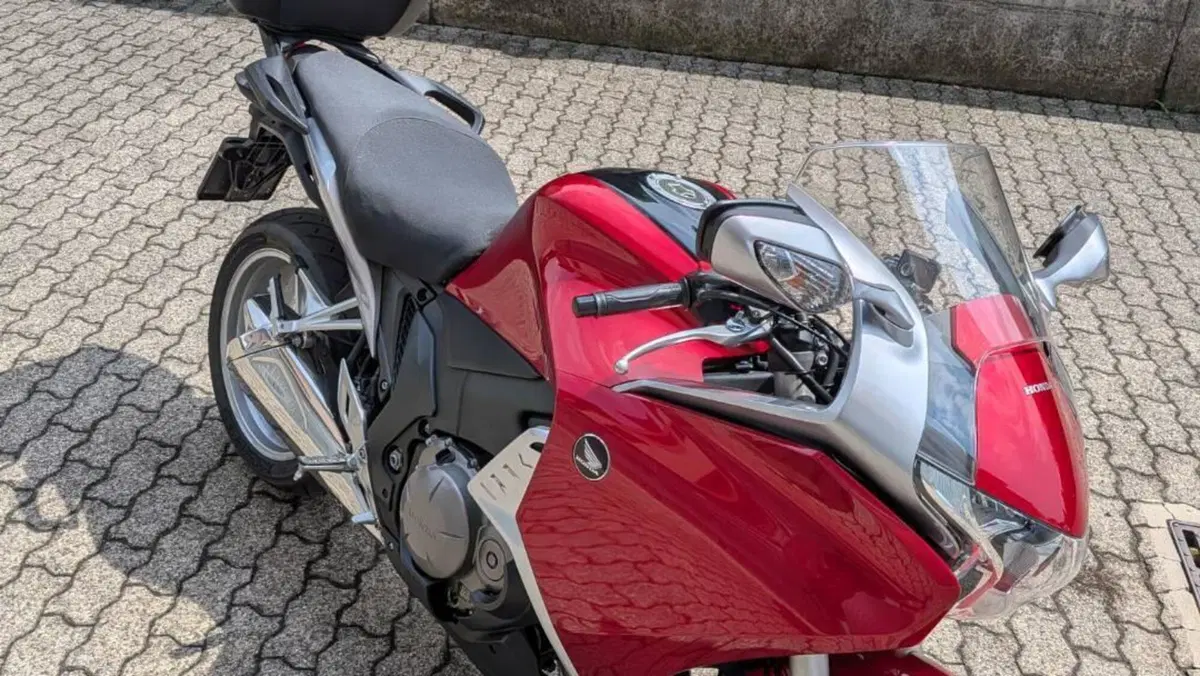 Honda VFR 1200 F ABS (2009 - 16)  (2)