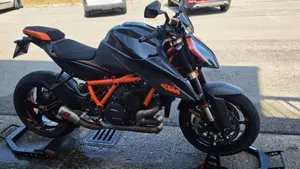 KTM 1290 Super Duke R (2021) 
