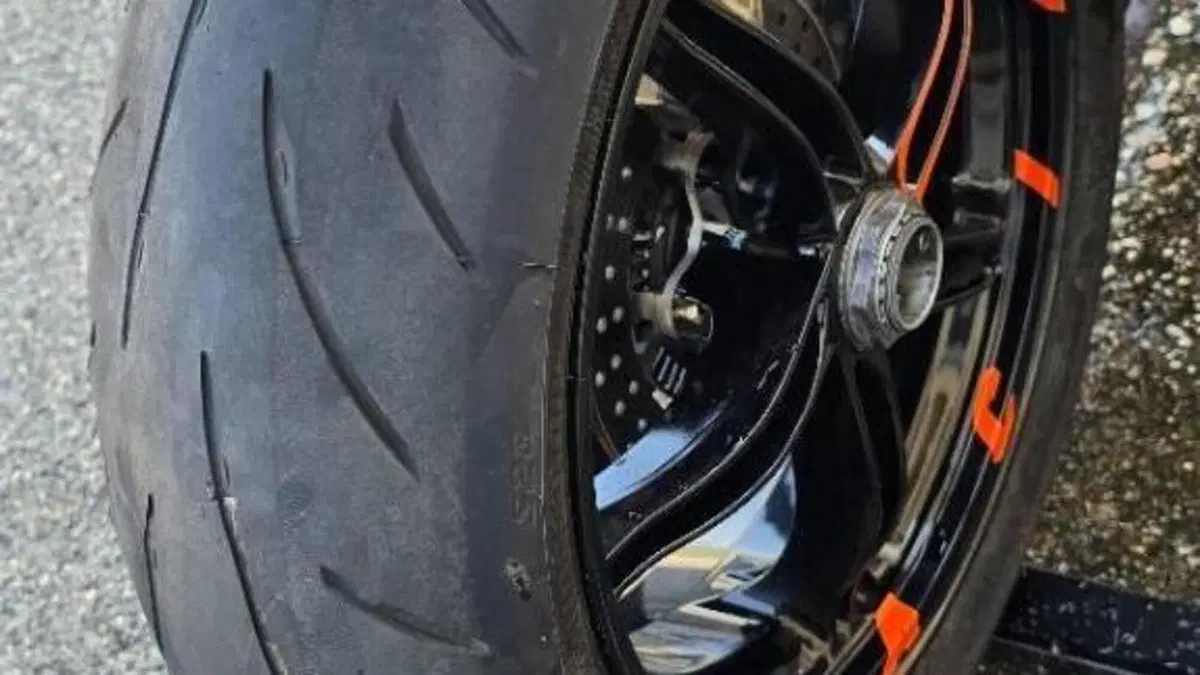 KTM 1290 Super Duke R (2021)  (5)