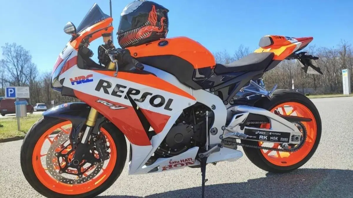 Honda CBR 1000 RR Fireblade (2012 - 16)  (3)