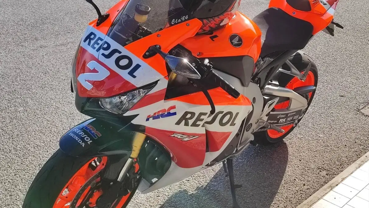 Honda CBR 1000 RR Fireblade (2012 - 16)  (5)