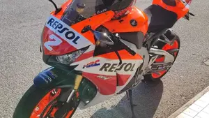 Honda CBR 1000 RR Fireblade (2012 - 16)  (5)