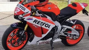 Honda CBR 1000 RR Fireblade (2012 - 16)  (6)