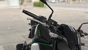 Kawasaki Z 900 (2025 - 26)  (2)