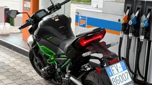 Kawasaki Z 900 (2025 - 26)  (4)