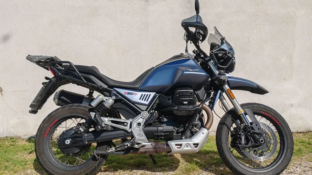 Moto Guzzi V85 TT (2019 - 20)  (2)