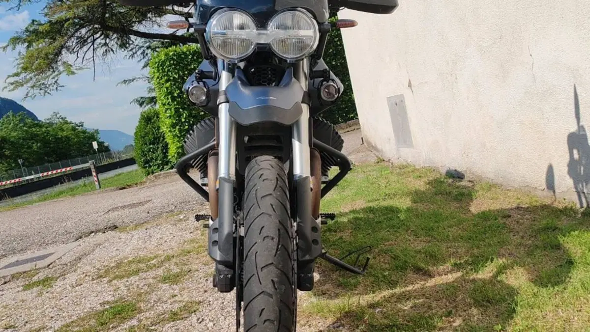 Moto Guzzi V85 TT (2019 - 20)  (3)