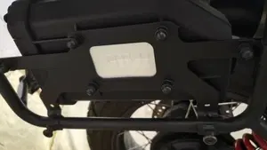 Moto Guzzi V85 TT Travel (2021 - 23)  (6)
