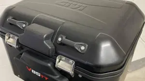 Moto Guzzi V85 TT Travel (2021 - 23)  (7)