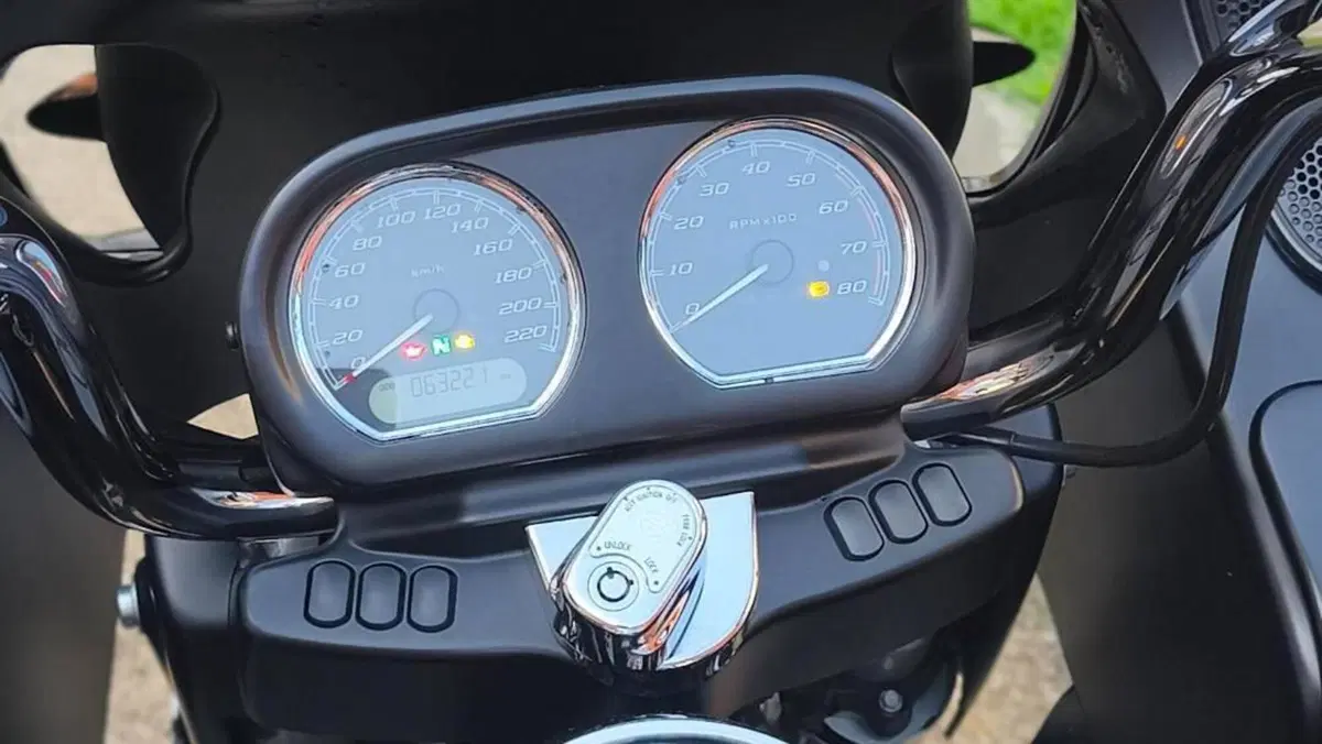 Harley-Davidson 114 Road Glide Ultra (2019) - FLTRXU  (5)