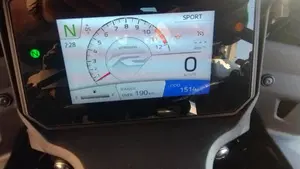 Yamaha YZF R9 (2025 - 26)  (3)