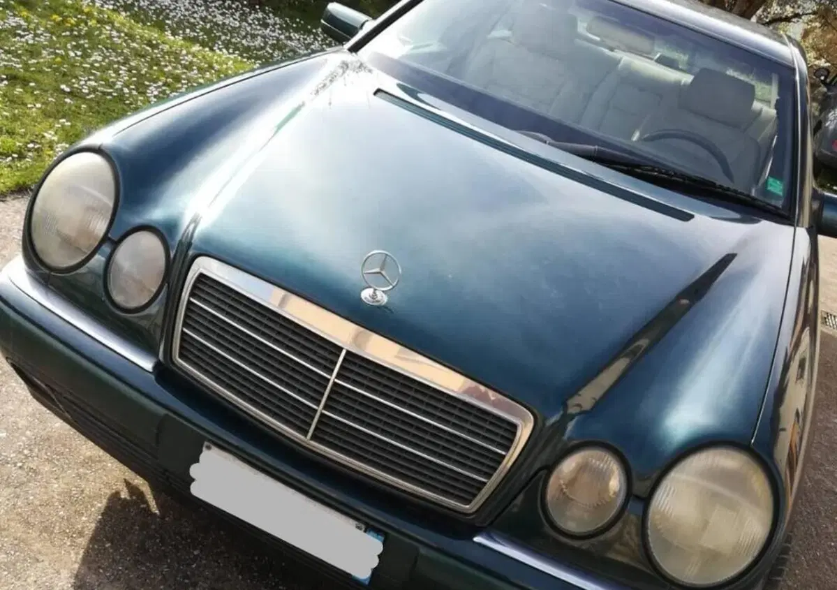 Mercedes-Benz E200 ELEGANCE  (7)