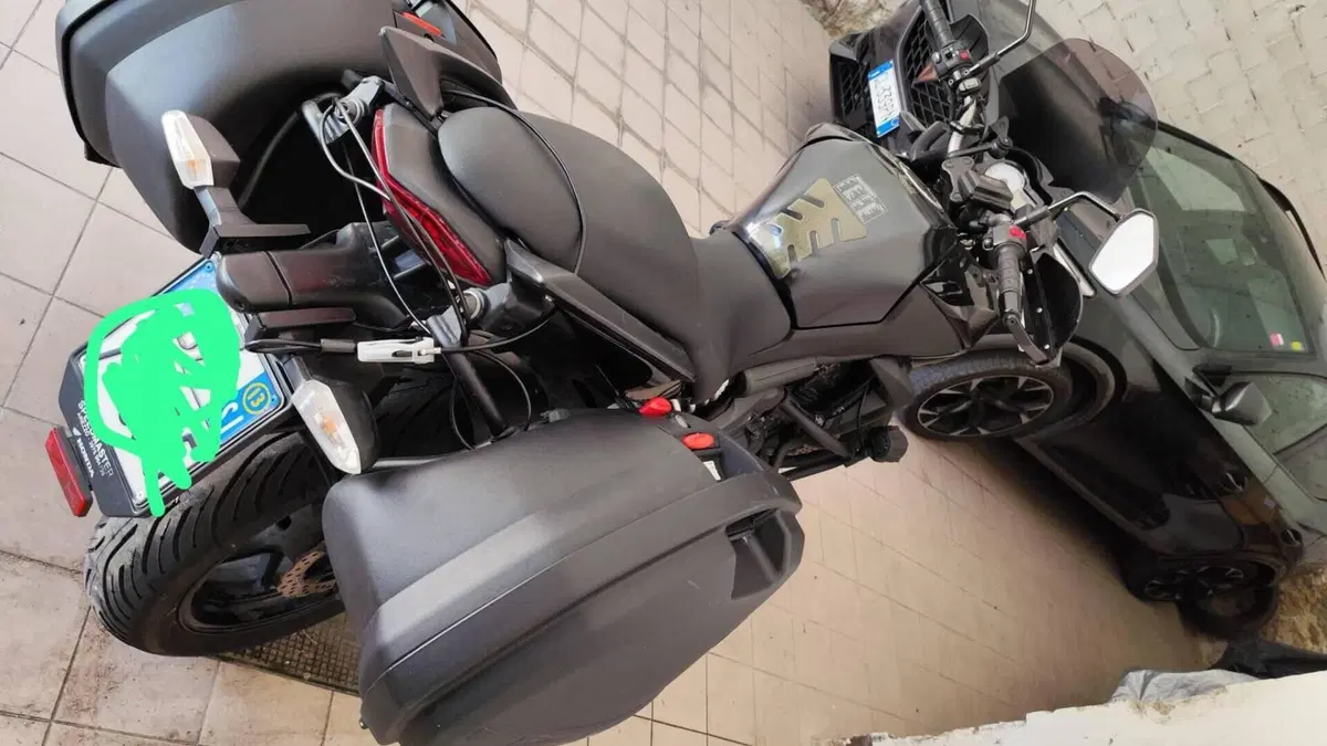 Kawasaki Versys 650 (2010 - 13)  (2)