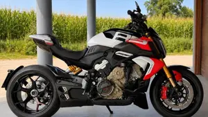 Ducati Diavel V4 RS 100 (2026) 
