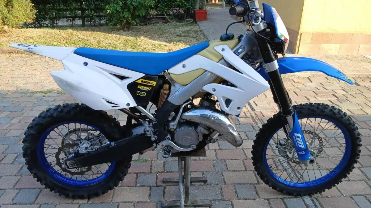 Tm Moto EN 125 (2015)  (4)
