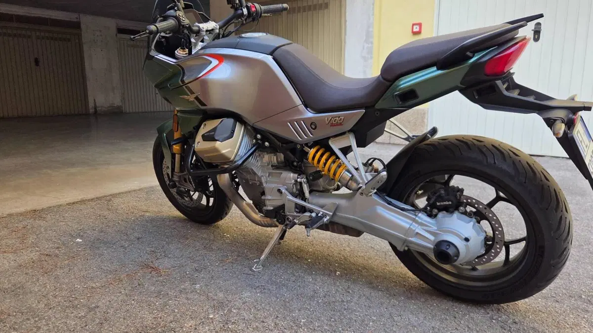 Moto Guzzi V100 Mandello S (2025 - 26)  (4)