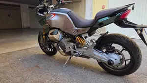 Moto Guzzi V100 Mandello S (2025 - 26)  (4)