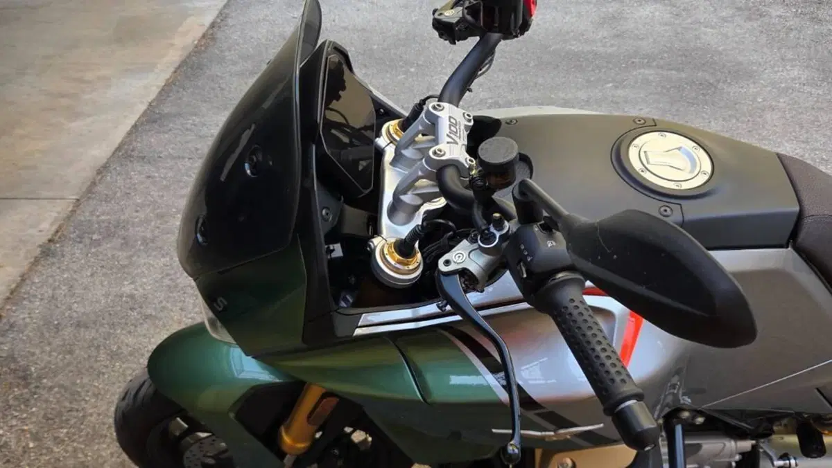 Moto Guzzi V100 Mandello S (2025 - 26)  (7)