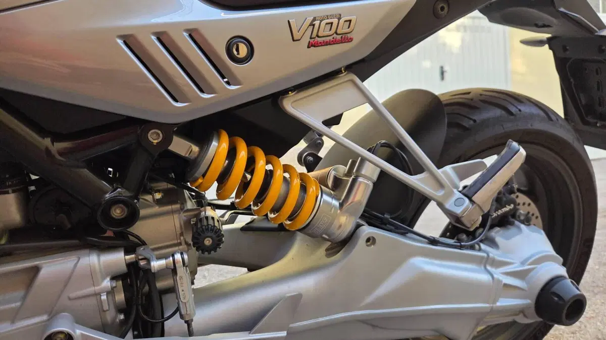 Moto Guzzi V100 Mandello S (2025 - 26)  (8)
