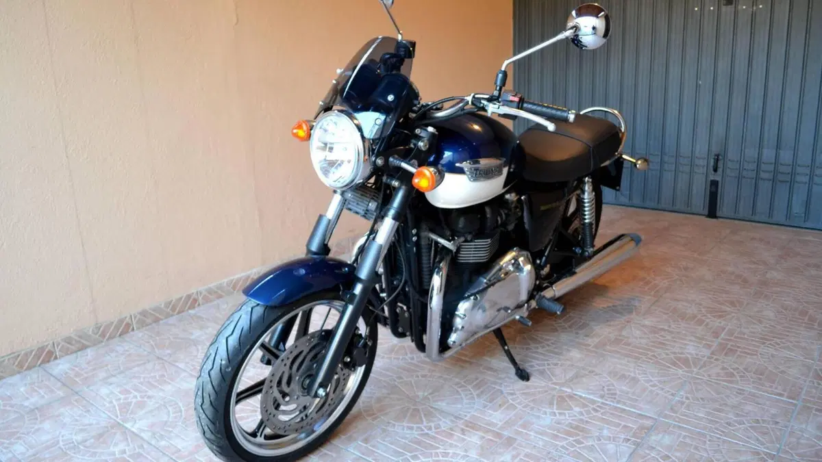 Triumph Bonneville SE (2009 - 13) 