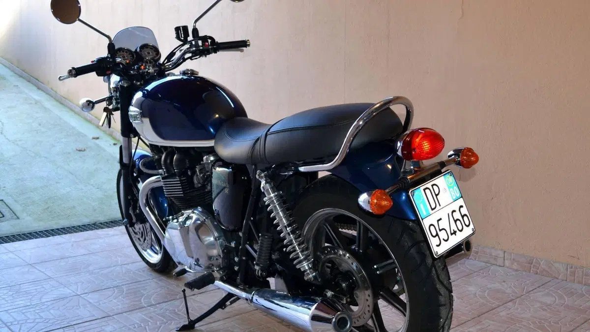 Triumph Bonneville SE (2009 - 13)  (3)