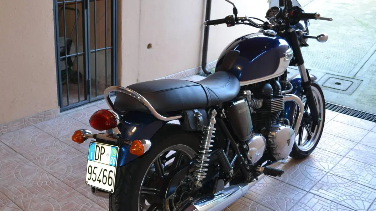 Triumph Bonneville SE (2009 - 13)  (4)