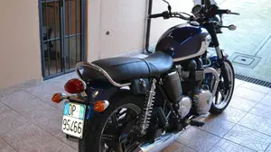 Triumph Bonneville SE (2009 - 13)  (4)