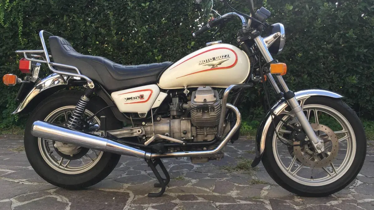 Moto Guzzi   (2)