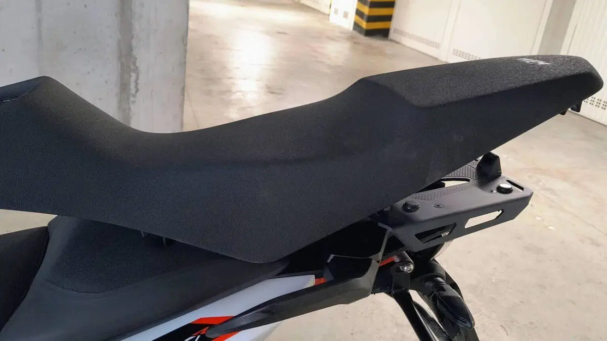 KTM 890 Adventure R (2021)  (9)