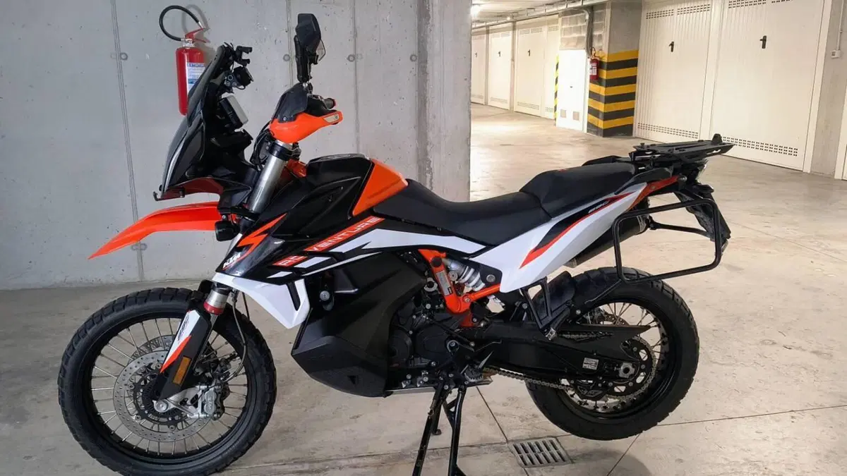 KTM 890 Adventure R (2021)  (10)