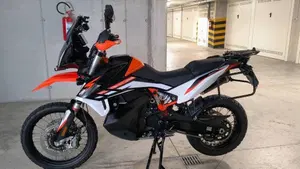 KTM 890 Adventure R (2021)  (10)