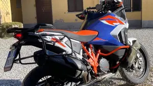 KTM 1290 Super Adventure R (2021)  (5)